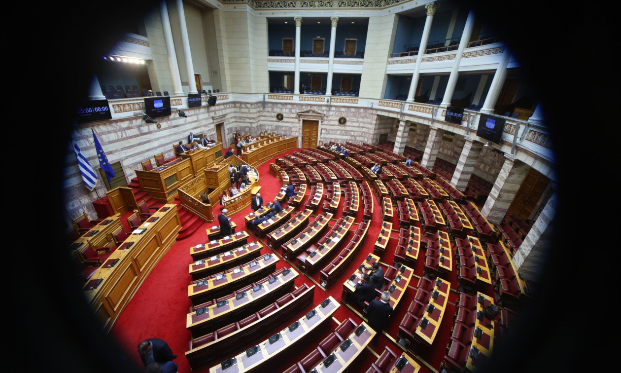 Συνταγματική Αναθεώρηση: Εγκρίθηκαν με απλή πλειοψηφία οι προτάσεις της κυβέρνησης