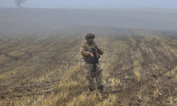 1763836-c59c6884-turkish-soldier.jpg
