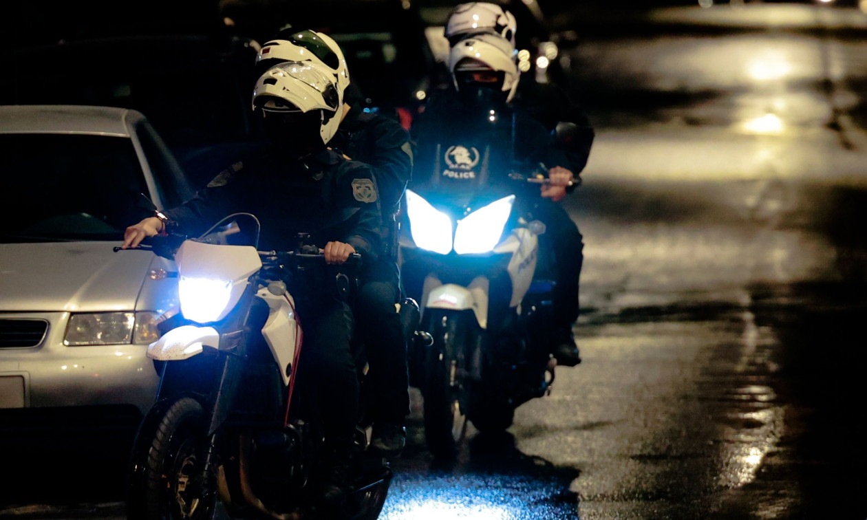 Αρκαλοχώρι: Σε ρινγκ μετατράπηκε το Αστυνομικό Τμήμα – Χειροπέδες σε κτηνοτρόφο και αστυνομικό