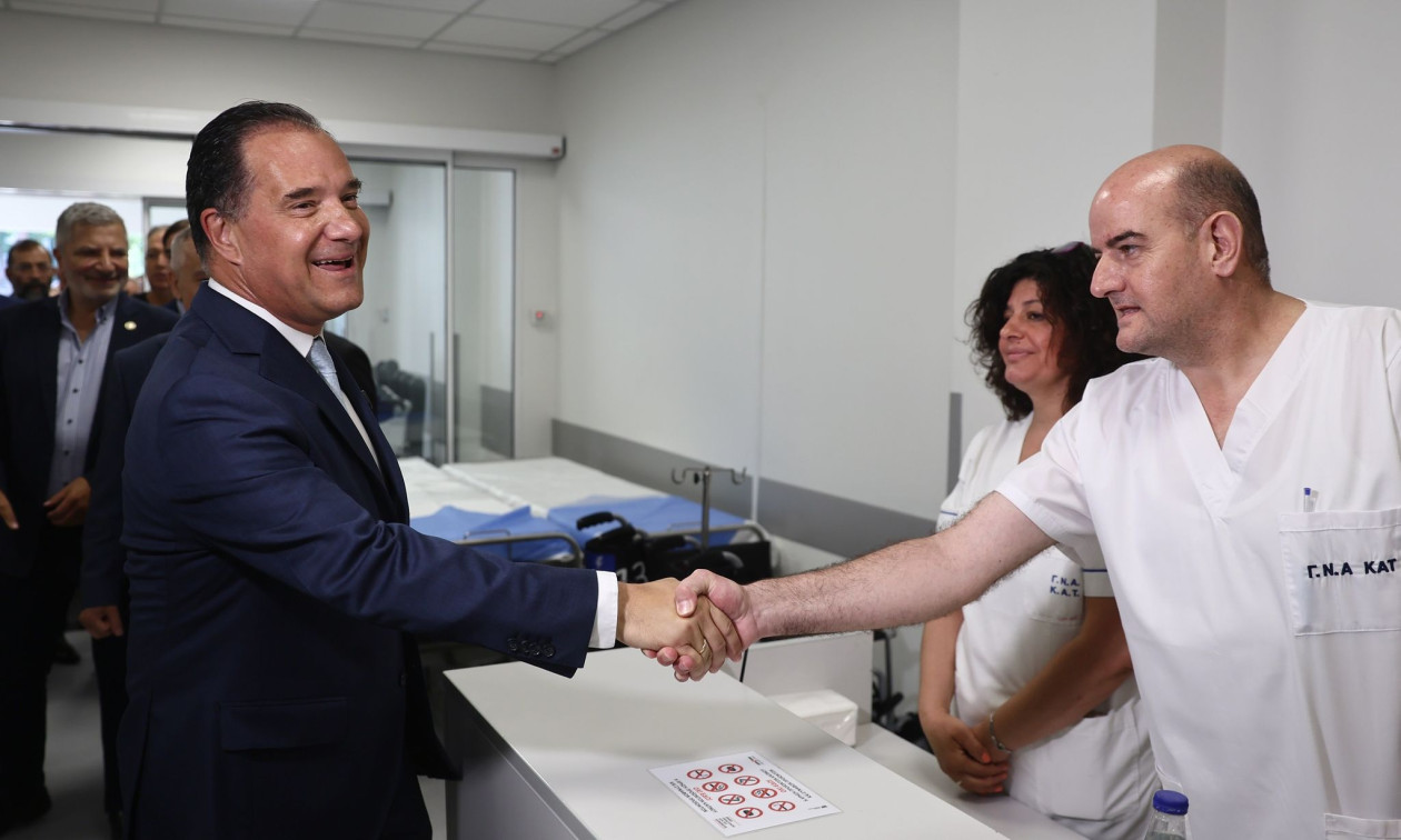 Σκωτσέζος υμνεί το ελληνικό ΕΣΥ και ο Άδωνις έκανε ανάρτηση