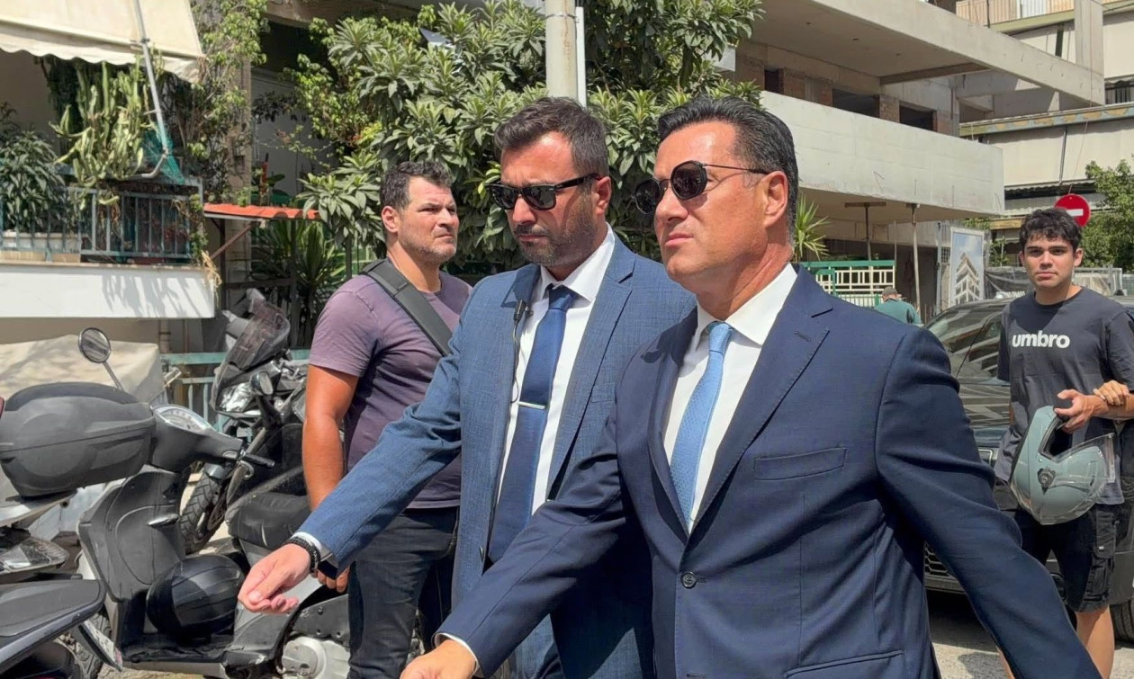 Μαζωνάκης: Ο Άδωνις διαψεύδει παρέμβαση για την ώρα θανάτου – «Να ανοίξουν όλα τα τηλέφωνα»