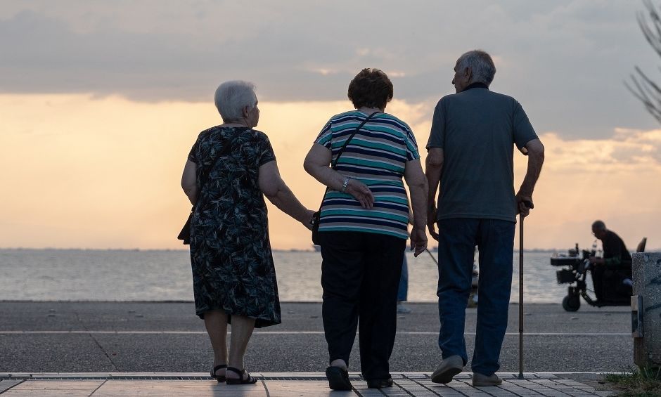 Επίδομα συνταξιούχων: Πότε θα καταβληθούν τα 400 ευρώ – Ποιοι δεν θα το λάβουν