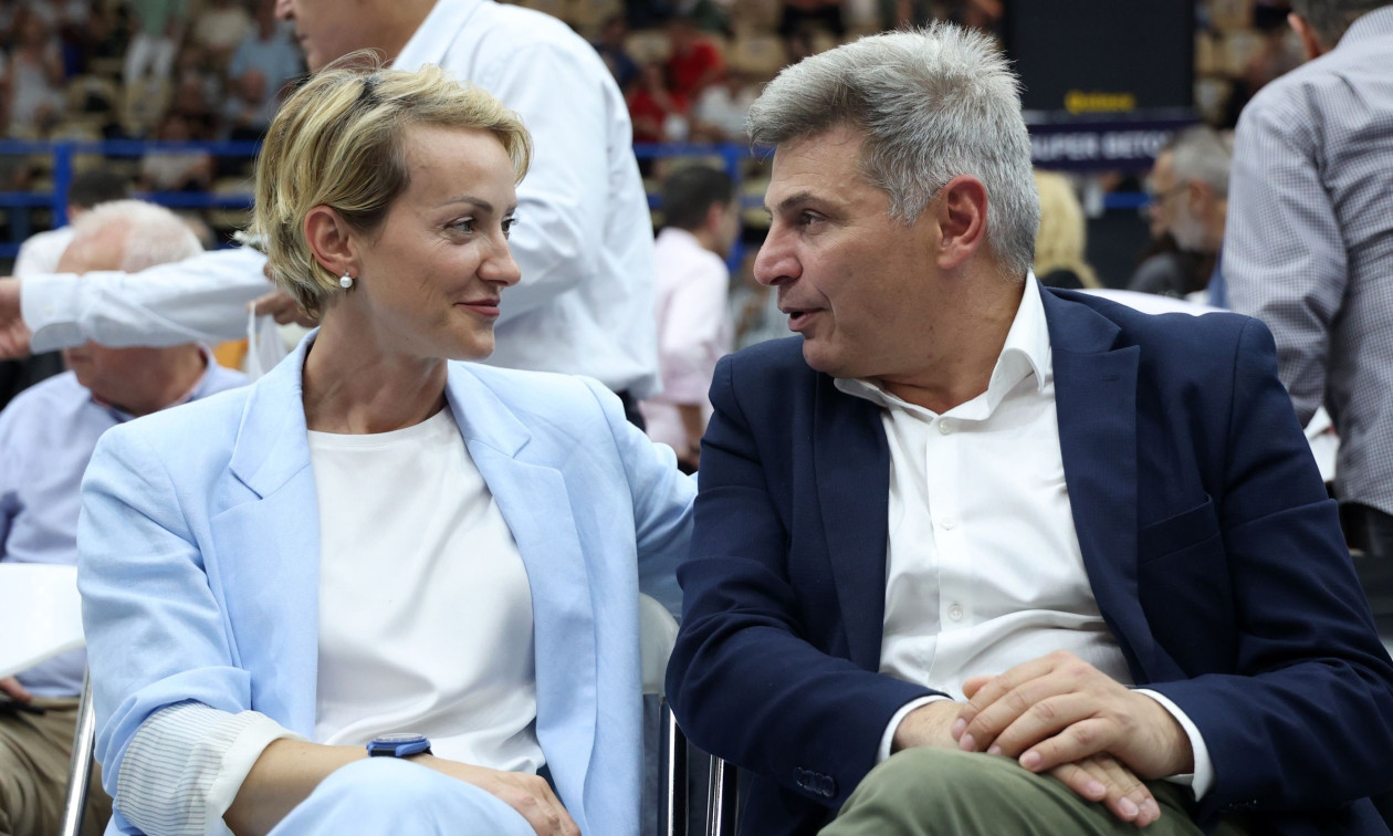 Αποπομπή Φαραντούρη από το ΠΑΣΟΚ ζητά η Σδούκου: «Υποτιμητικός και σεξιστικός τρόπος»