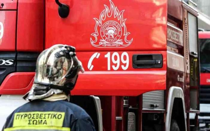 Φωτιά σε χώρο εστιάσης στο Αιγάλεω – Μεγάλη κινητοποίηση της πυροσβεστικής