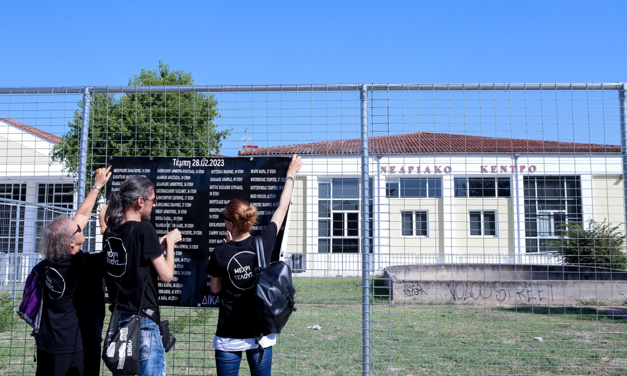 Τέμπη: Συνεχίστηκε η δίκη με τις καταθέσεις συγγενών θυμάτων – «Κάποιος ήθελε να φάει σουβλάκι»