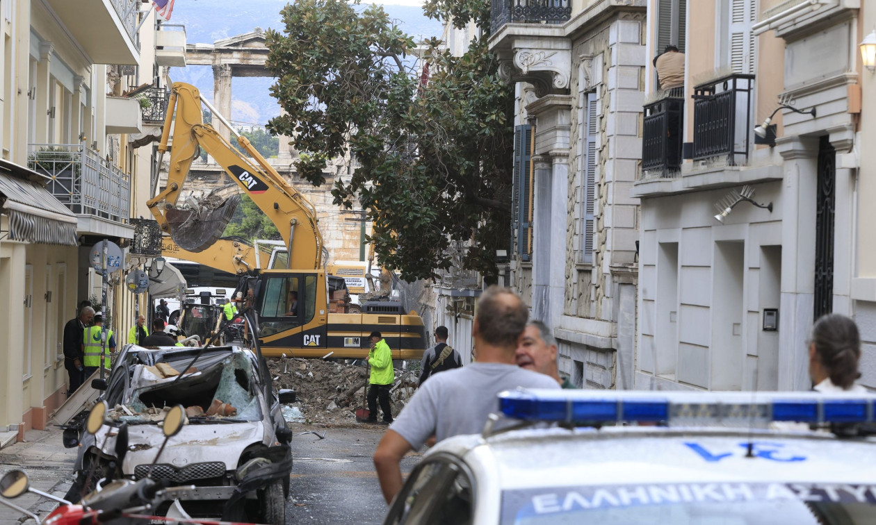 Τραγωδία στην Πλάκα: Εντοπίστηκε και δεύτερος νεκρός στα χαλάσματα της Λυσικράτους