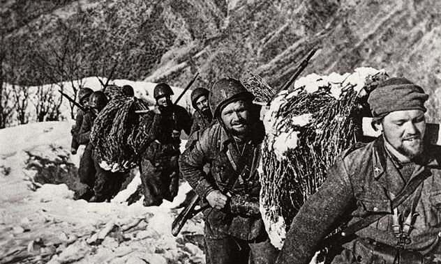 Πριν γίνει ύμνος του ’40, ήταν ερωτικό τραγούδι: Η ιστορία πίσω από το «Παιδιά της Ελλάδος παιδιά»